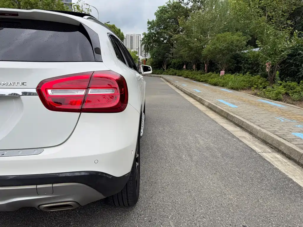 Mercedes-Benz GLA — миниатюра 9