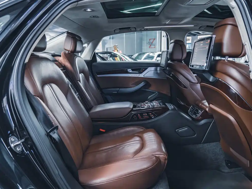 Audi A8 2011 A8L W12 6.3 FSI quattro