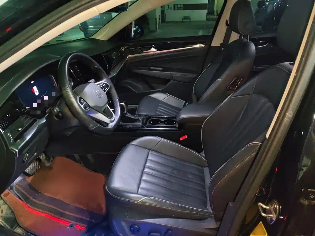 Volkswagen Passat PHEV — миниатюра 8