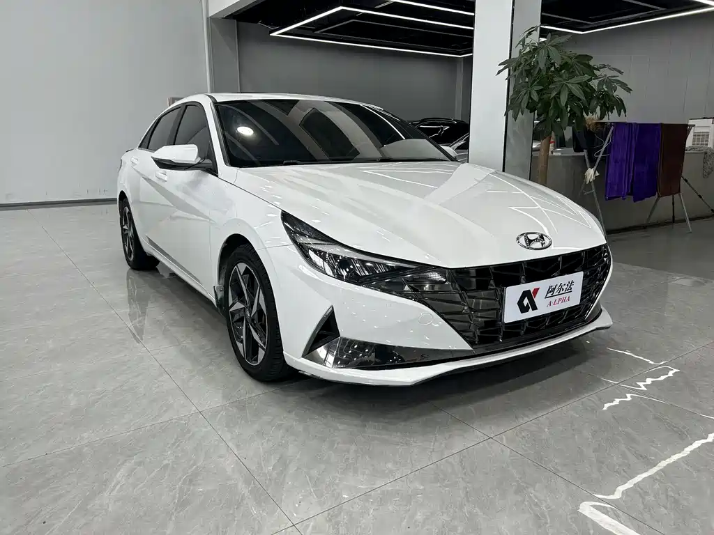 Hyundai Elantra — миниатюра 3