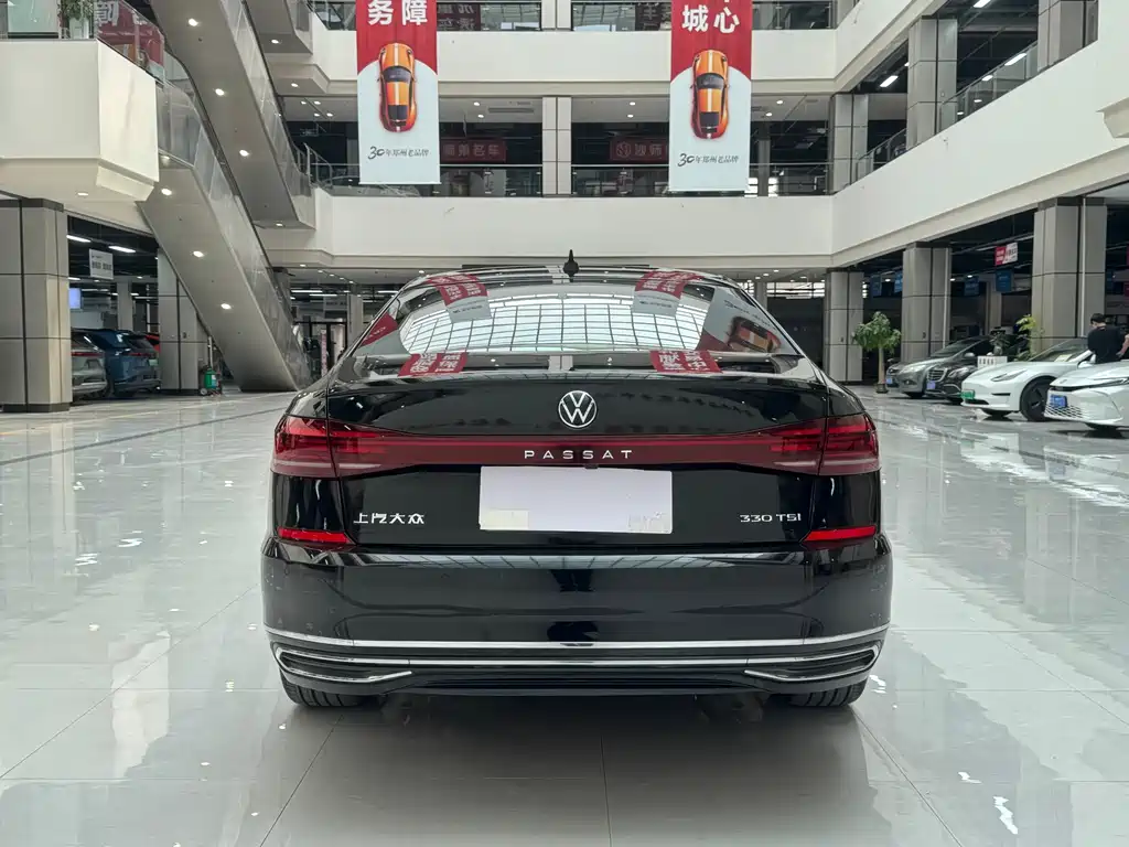 Volkswagen Passat 2021 330TSI Luxury