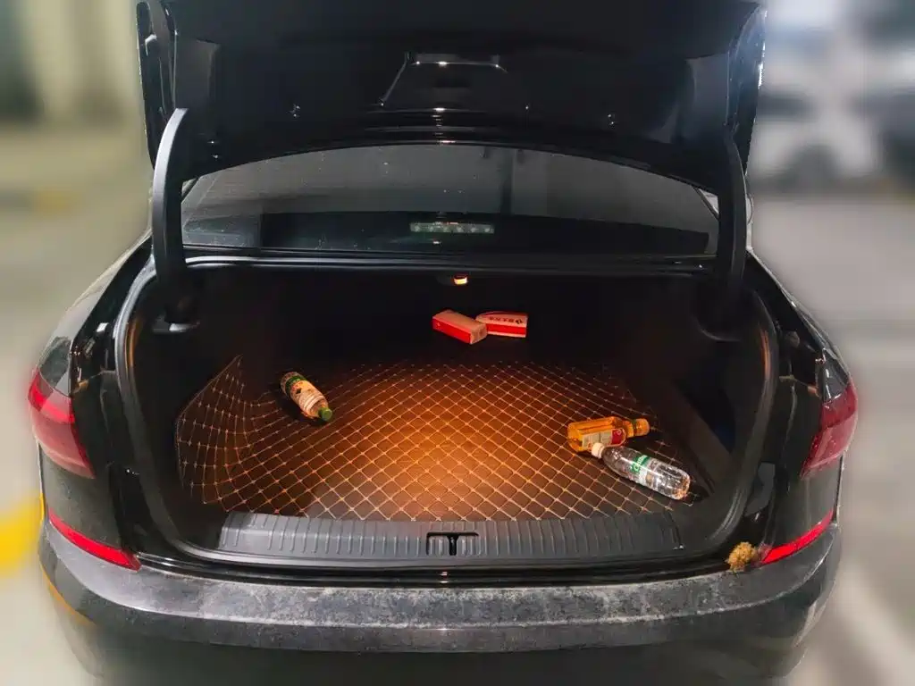 Volkswagen Passat PHEV — миниатюра 10