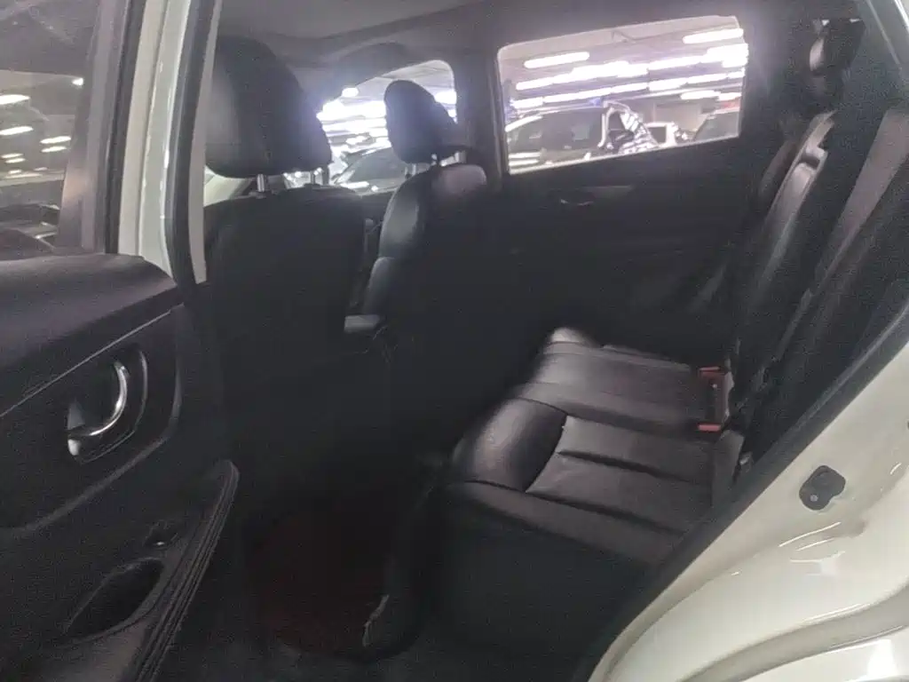Nissan X-Trail — миниатюра 17
