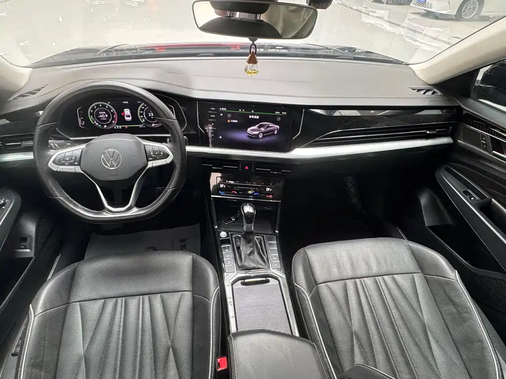 Volkswagen Passat 2021 330TSI Luxury