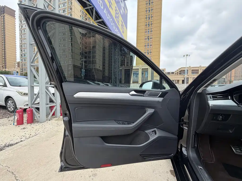 Volkswagen 迈腾 PHEV — миниатюра 16