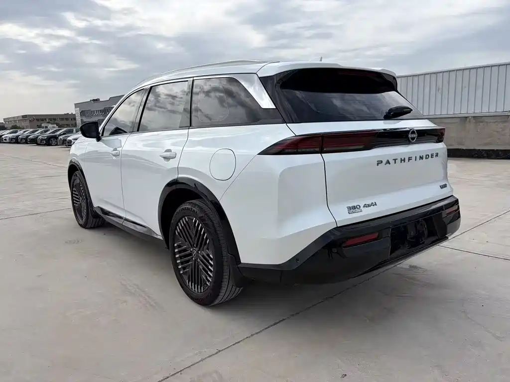Nissan Pathfinder 2024 380VC-TURBO 6 мест