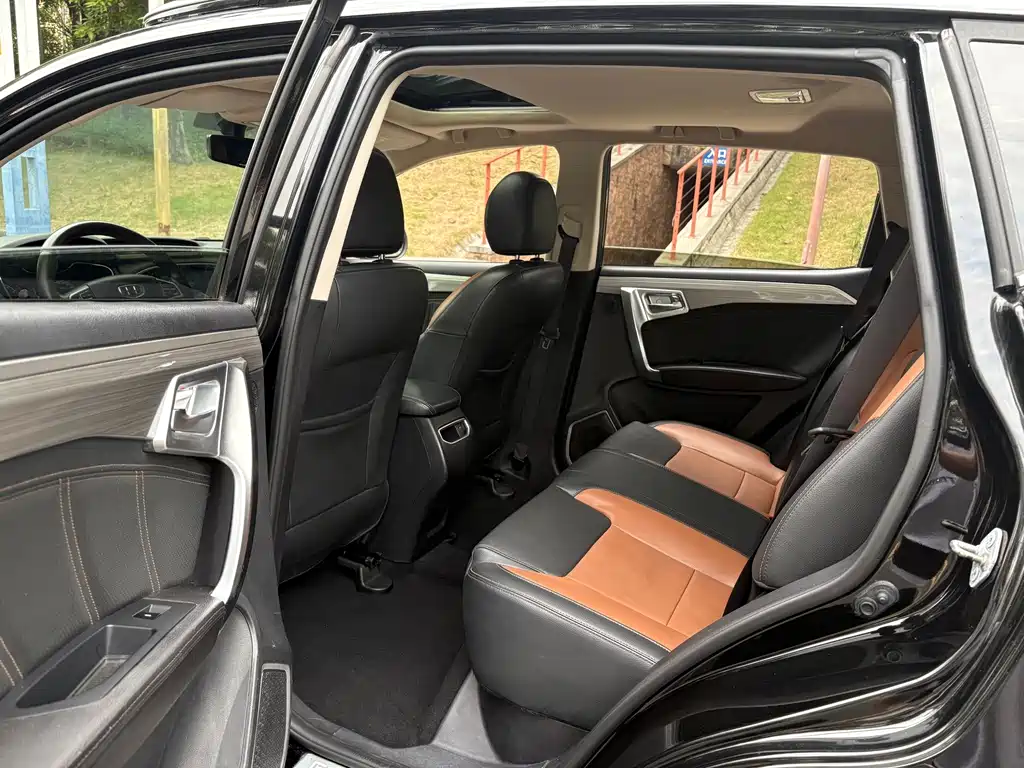 Geely Vision X6 — миниатюра 11