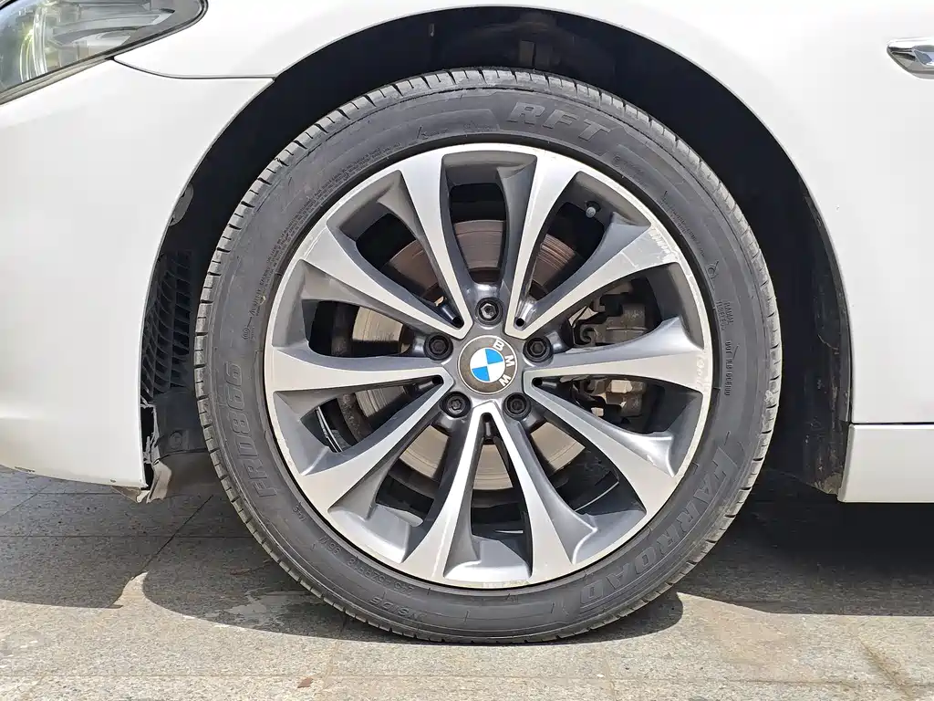 BMW 5 Series — миниатюра 20