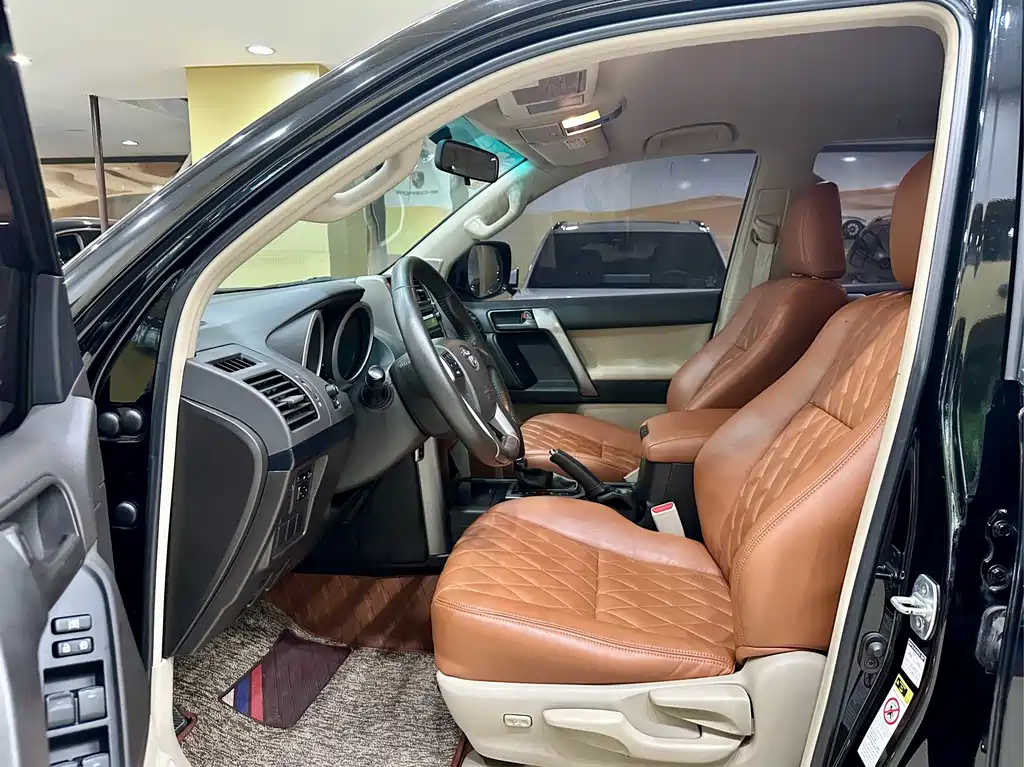 Toyota Land Cruiser Prado 2010 2.7L AT Standard
