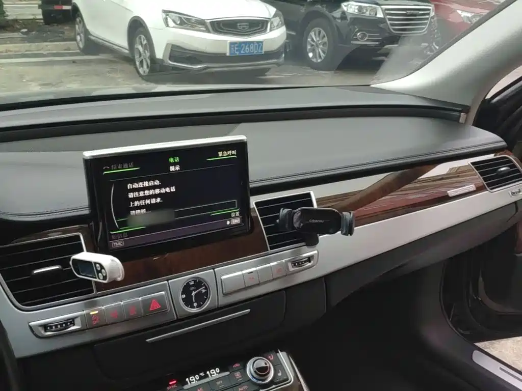 Audi A8 — миниатюра 10