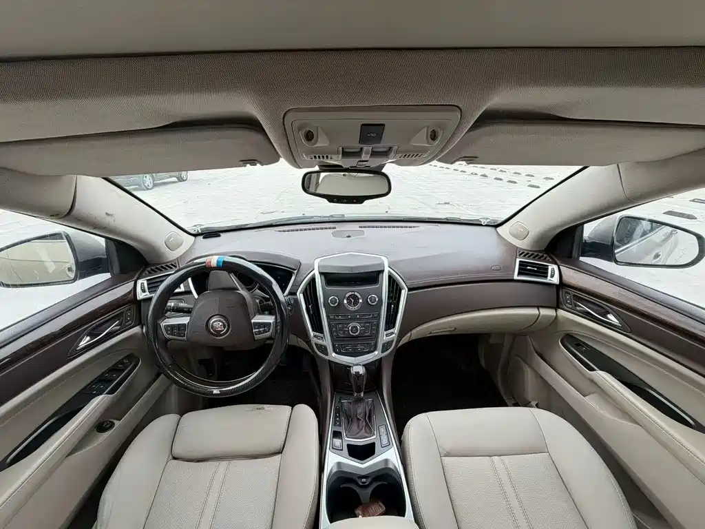 Cadillac SRX — миниатюра 6