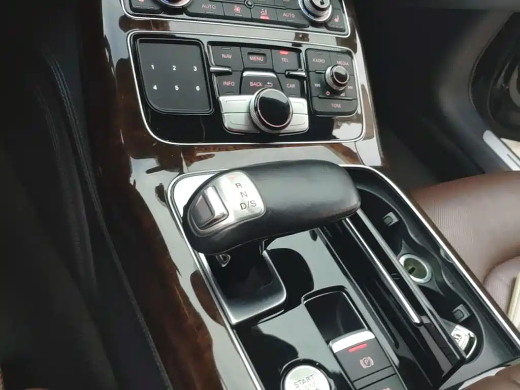 Audi A8 — миниатюра 14