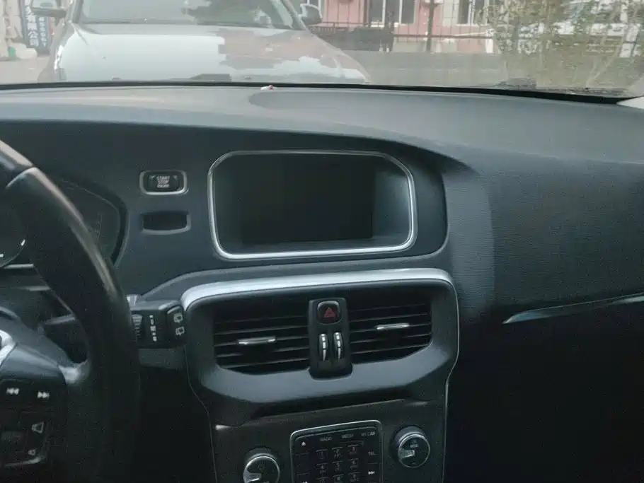 Volvo V40 — миниатюра 13