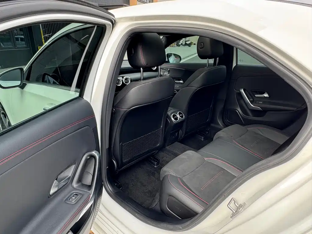 Mercedes-Benz A-Class — миниатюра 10