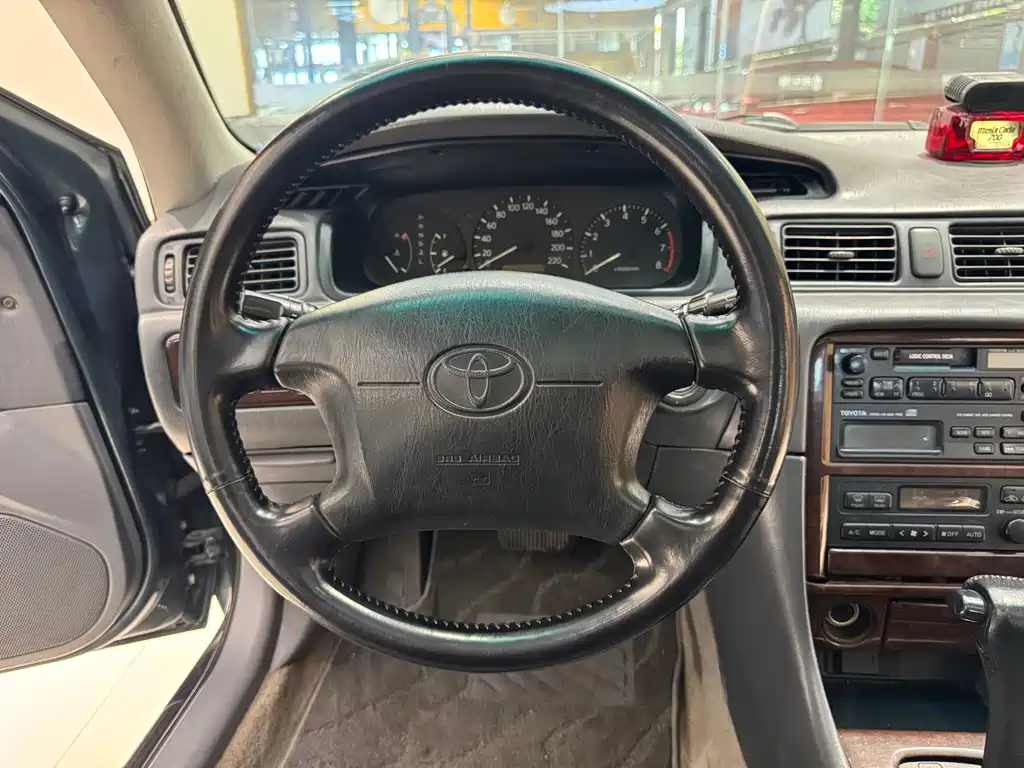 Toyota Camry — миниатюра 11