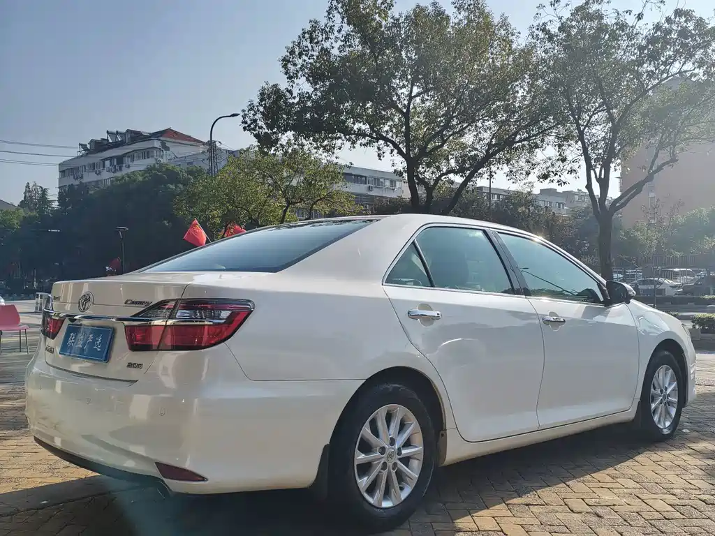 Toyota Camry — миниатюра 4