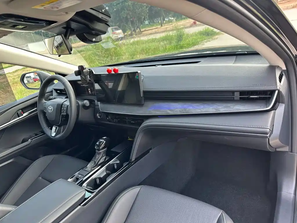 Toyota Camry — миниатюра 16