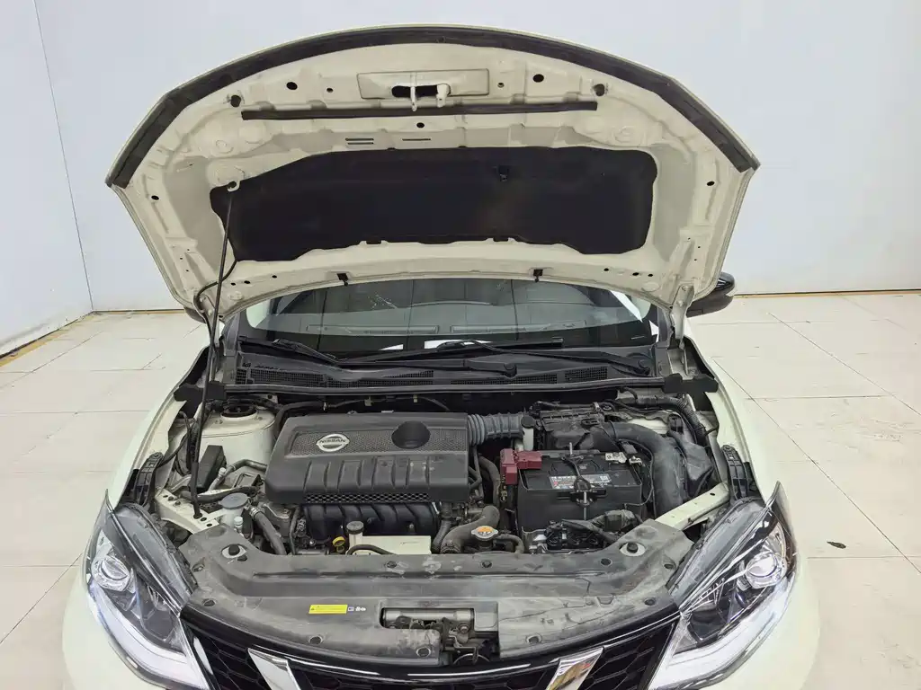 Nissan Tiida — миниатюра 12