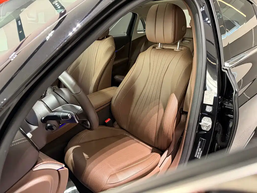 Mercedes-Benz E-Class E 2023 E 300 L Fashion