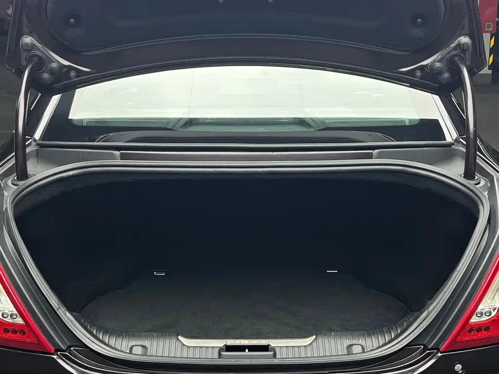 Jaguar XJ — миниатюра 34