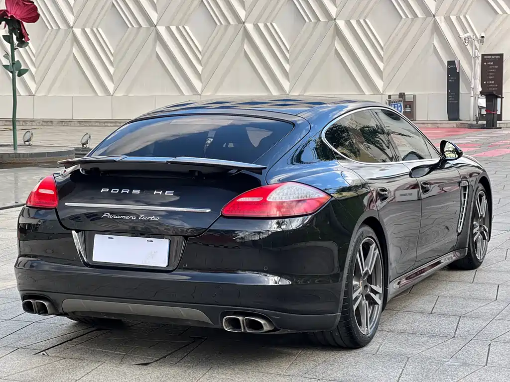 Porsche Panamera 2010 Panamera Turbo 4.8T
