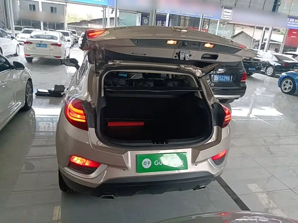 Geely Emgrand GS — миниатюра 19