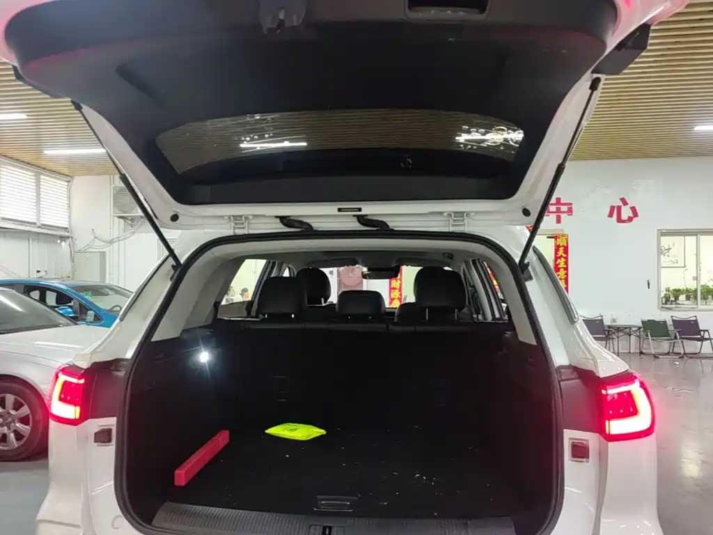 Roewe RX5 eMAX — миниатюра 19