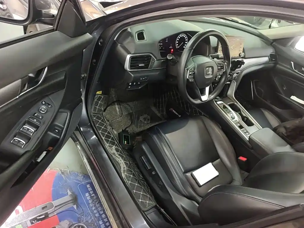 Honda Accord — миниатюра 16