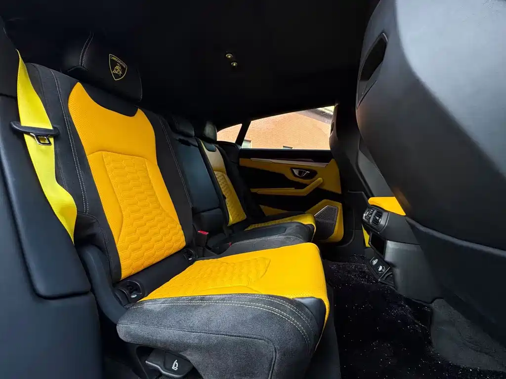 Lamborghini Urus — миниатюра 12