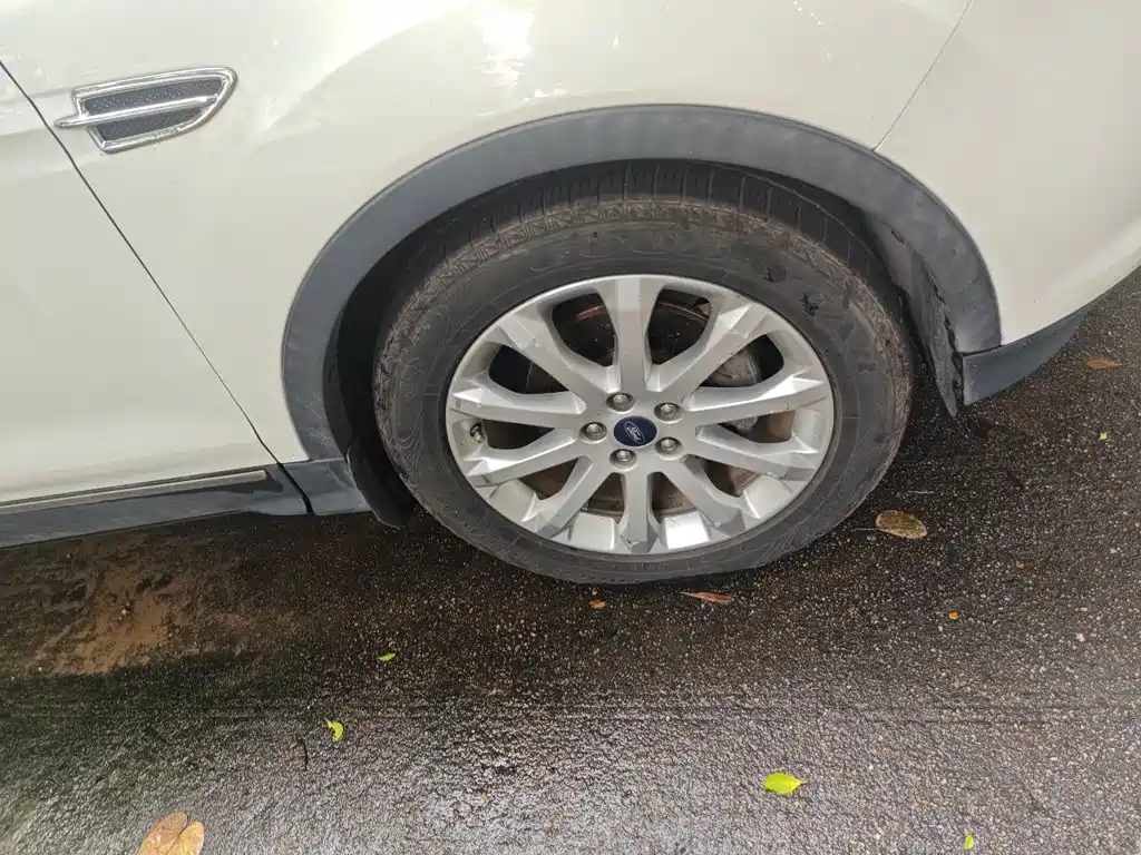 Ford Kuga — миниатюра 8