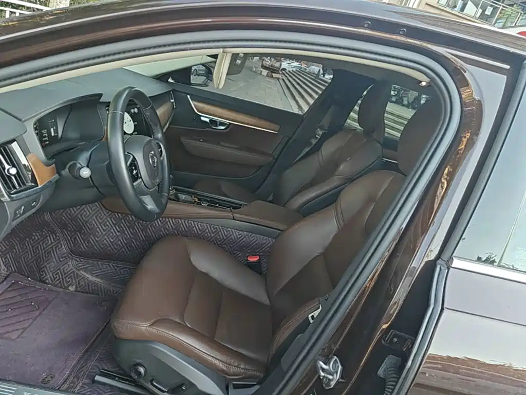 Volvo S90 — миниатюра 15