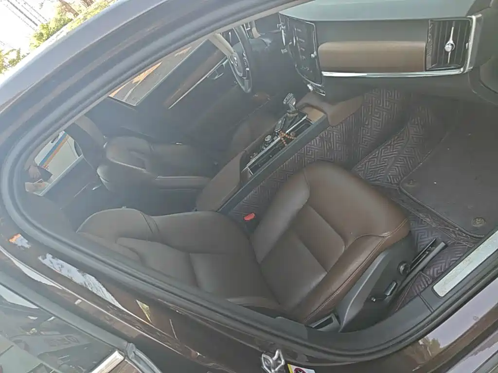 Volvo S90 — миниатюра 25