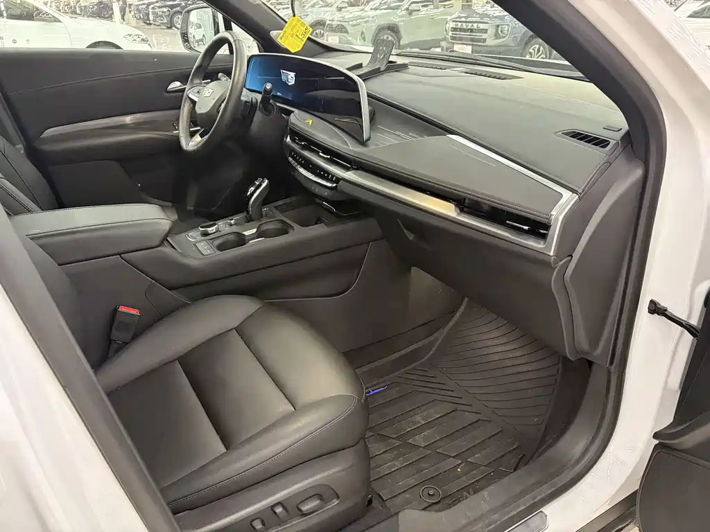 Cadillac XT4 — миниатюра 5