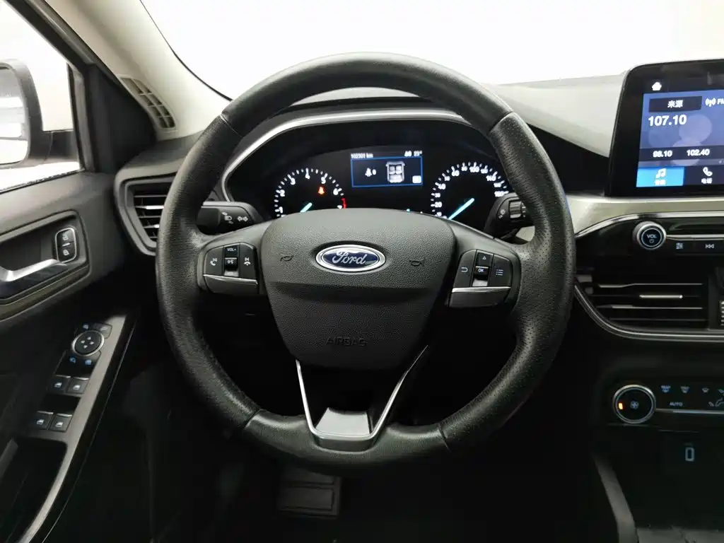 Ford Focus — миниатюра 11