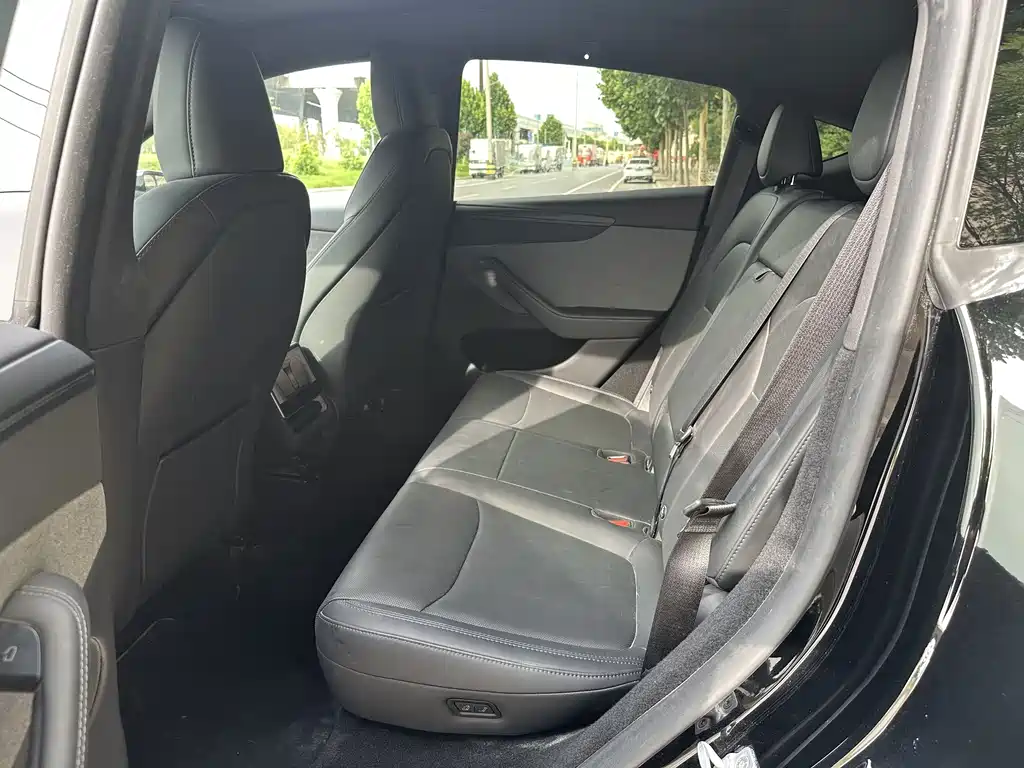 Tesla Model Y — фотографии объявления, Фото 11