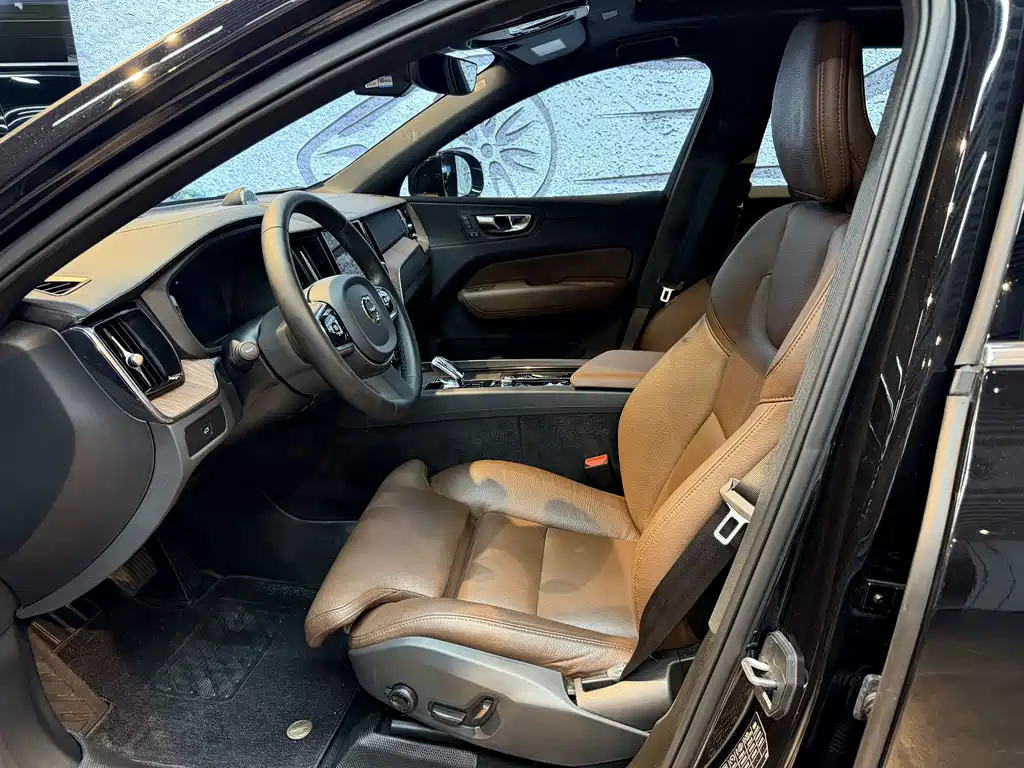 Volvo XC60 — миниатюра 7