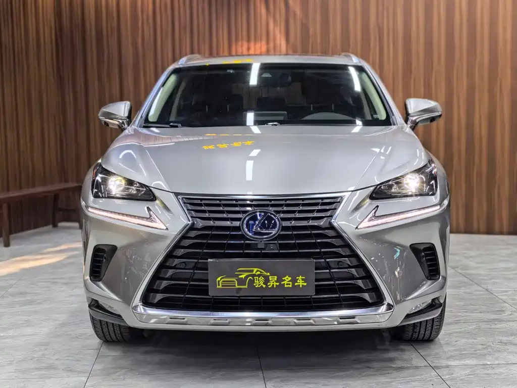 Lexus NX 2018 300h V