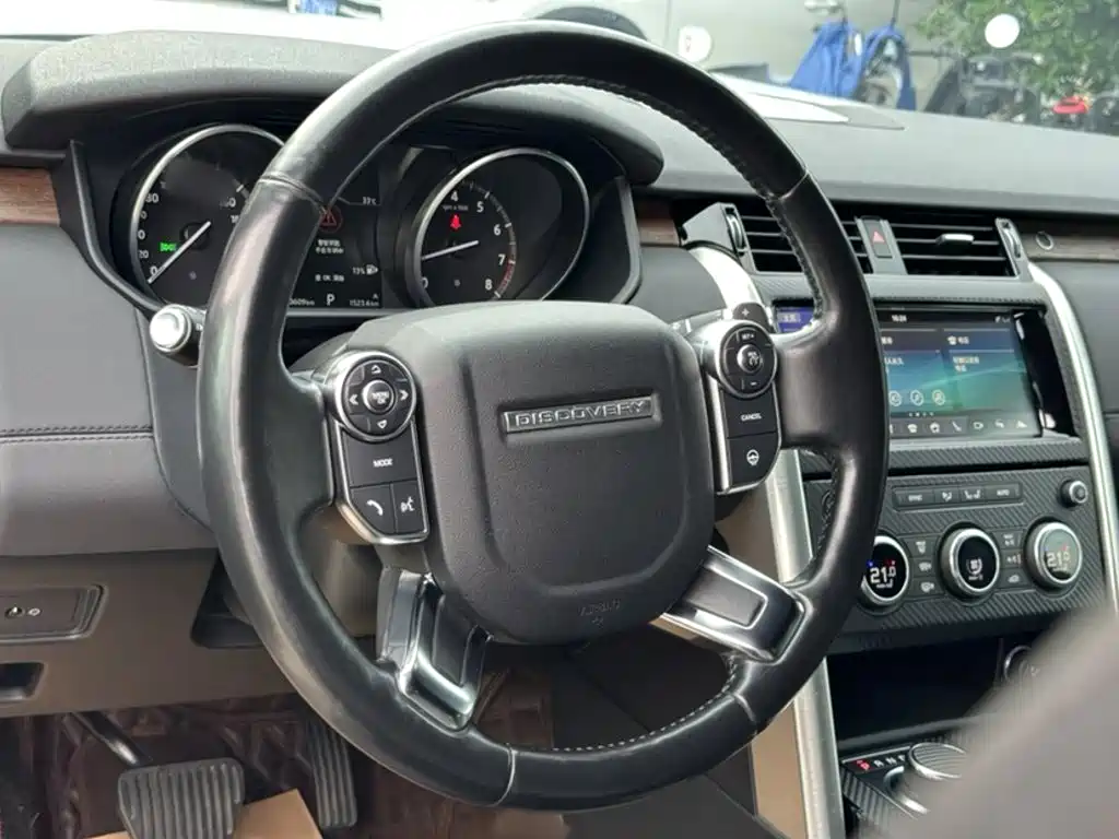 Land Rover Discovery 2017 3.0 SC V6 HSE