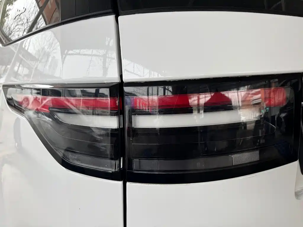 Land Rover Discovery — миниатюра 6