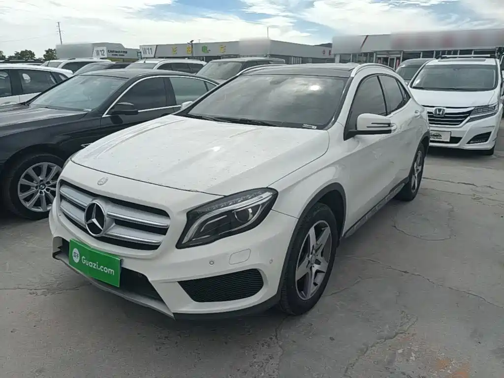 Mercedes-Benz GLA 2015 GLA 260 4MATIC