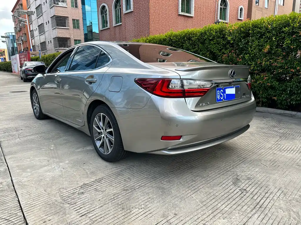 Lexus ES — миниатюра 3
