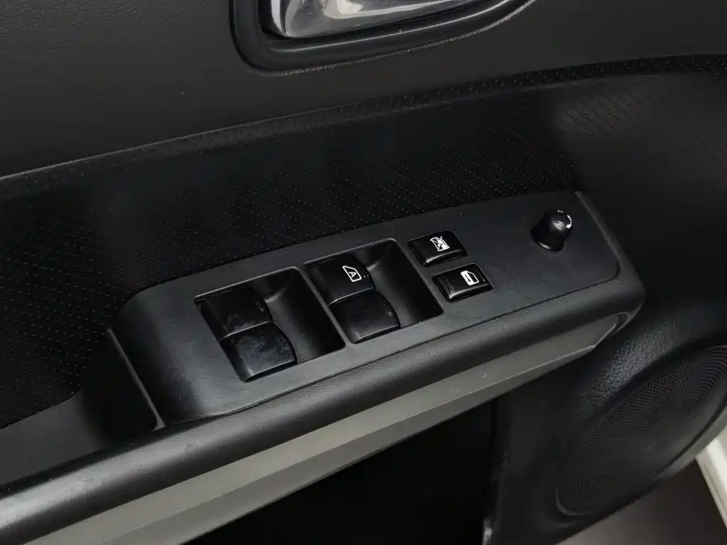 Nissan X-Trail — миниатюра 9