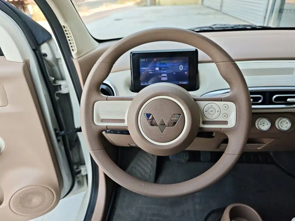 Wuling MINIEV — миниатюра 11