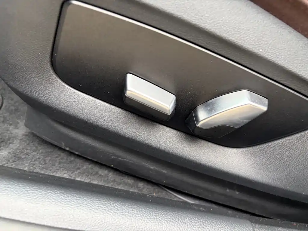 BMW 5 Series — миниатюра 17