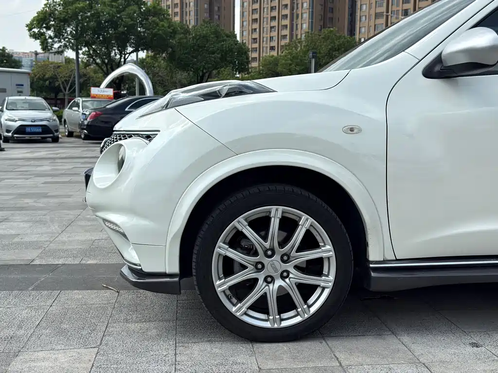 Infiniti ESQ — миниатюра 9