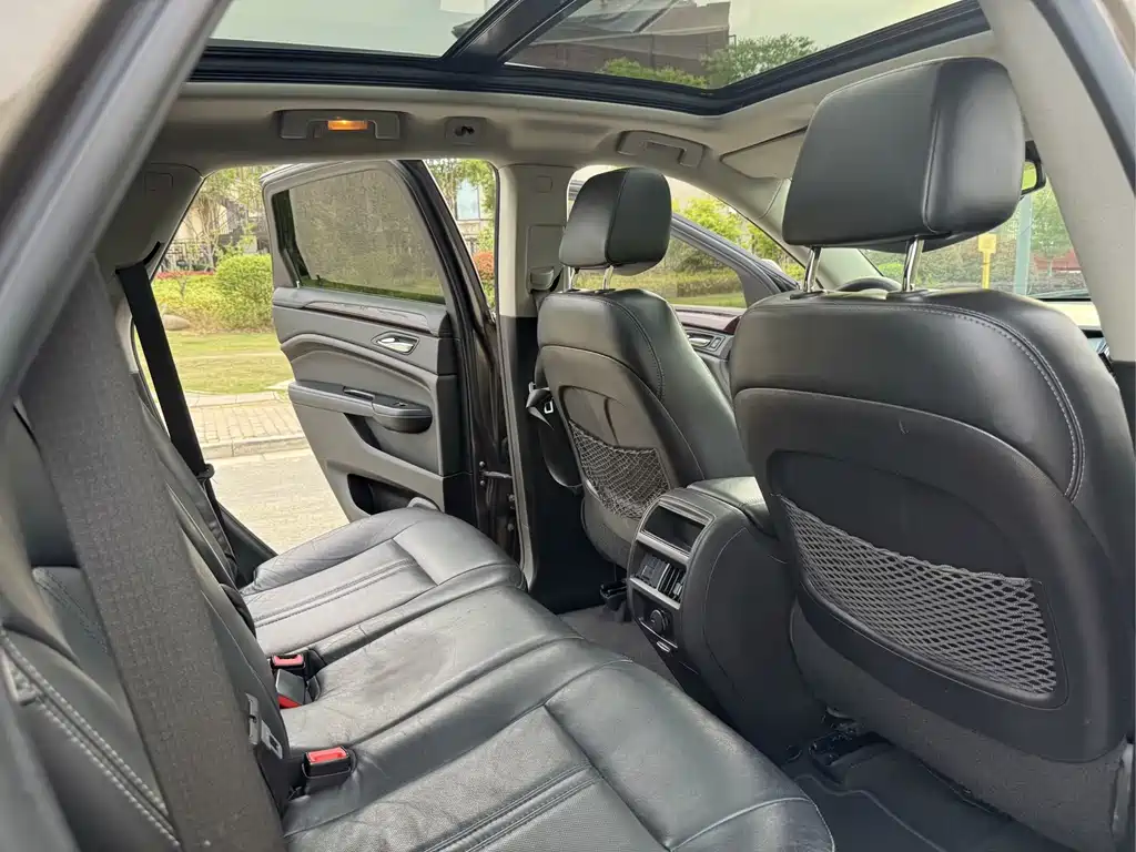Cadillac SRX — миниатюра 9
