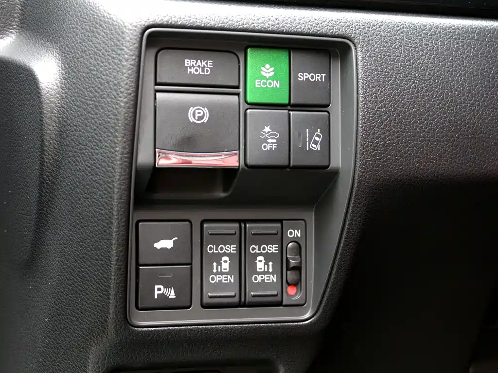 Honda Elysion — миниатюра 12