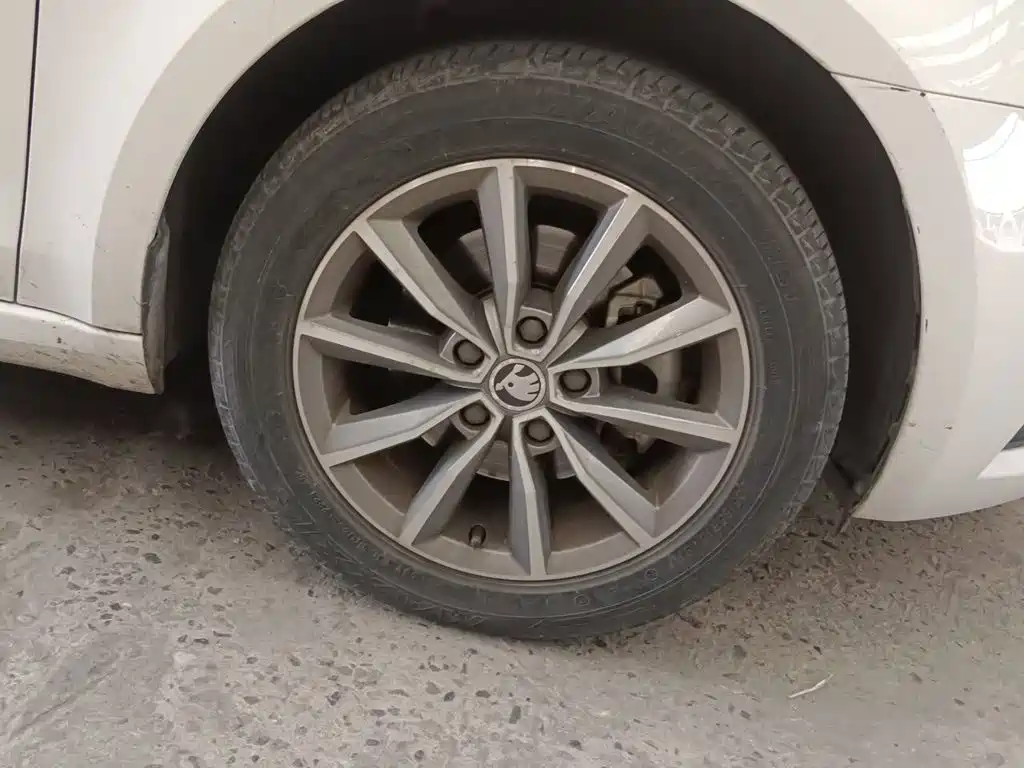 Skoda Octavia — миниатюра 8