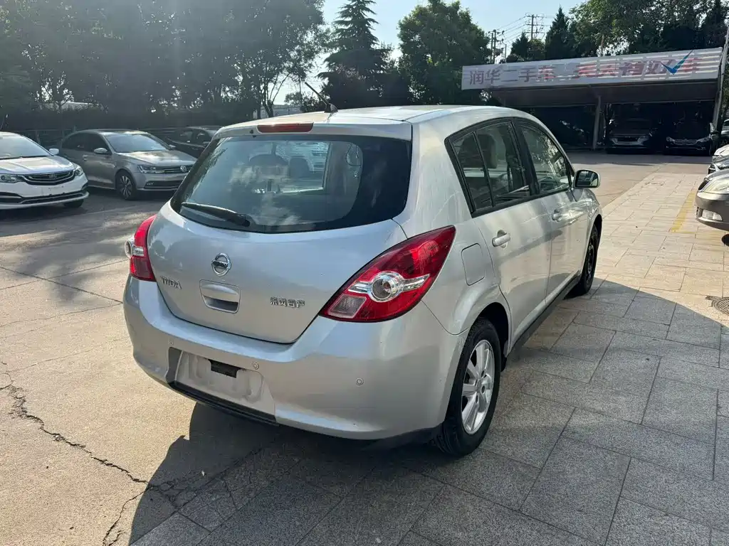 Nissan Tiida 2008 1.6L AT Fashion