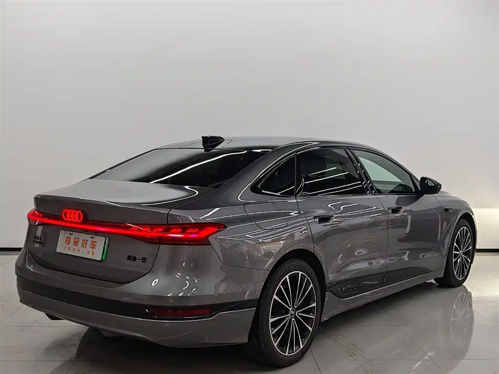 Audi A6L e-tron — миниатюра 4